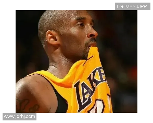 乔丹传奇：从篮球场上的飞人到全球体育偶像的崛起之路